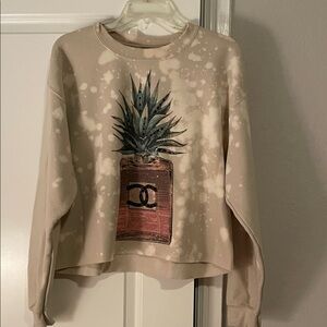 Gildan Beige Graphic Women Sweater